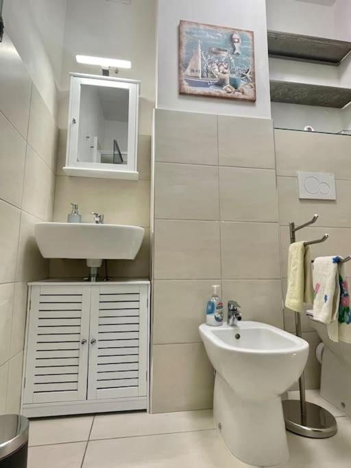 La Venezia'S Studio Flat Livorno Esterno foto